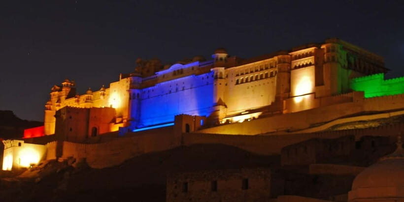 Jaipur: Amber Fort Light & Sound Show with Dinner - Dinner at the restaurant: vegetarian meal plus cultural performance