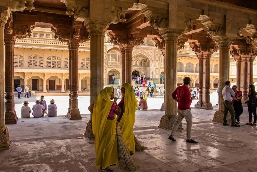 Jaipur: Amber Fort, Stepwell & Jal Mahal with Pickup - Price of $30: what you’re actually paying for