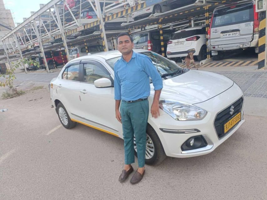 Jaipur car tour - English-speaking local driver! - Jal Mahal and Hawa Mahal: smart photo stops with real orientation time