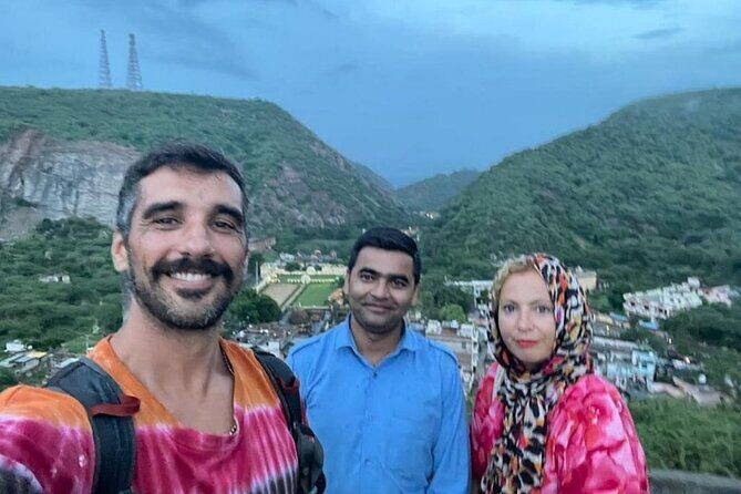Jaipur Car tour with English driver - Stop 5: Amer area and your choice of fort time + market browsing
