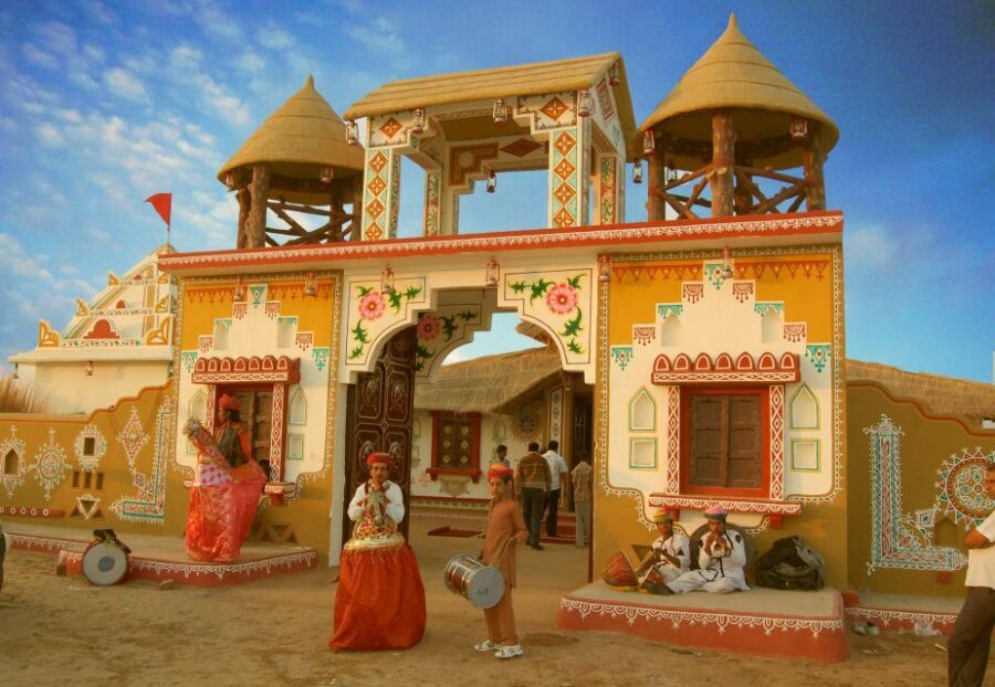 Jaipur: Chokhi Dhani with Private Transportation and Dinner - Entering Smoothly: How the Arrival Works