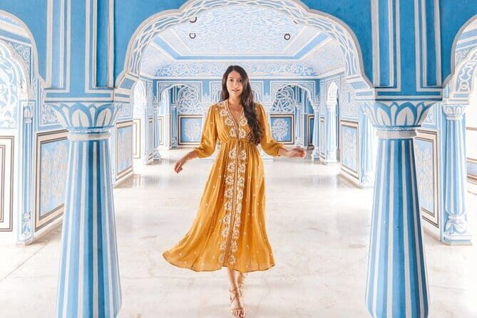 Jaipur City Full Day Visit and Sightseeing Private Tour - Hawa Mahal: 30 minutes at the Palace of Winds