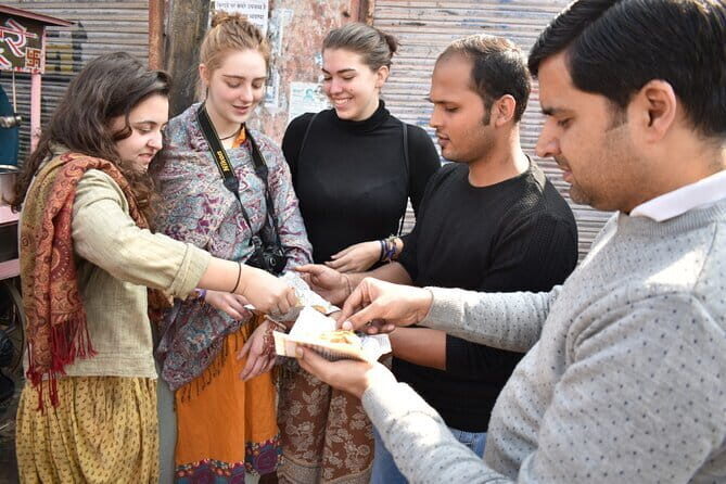 Jaipur City Heritage on wheels - Getting Into The Walled City: History Briefing While You Ride