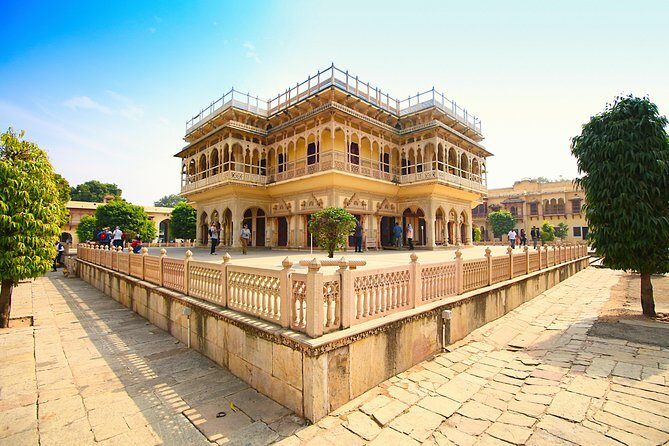 Jaipur City Palace, Hawa Mahal & Jantar Mantar Private Tour - Hawa Mahal and the Palace of Winds story in an hour