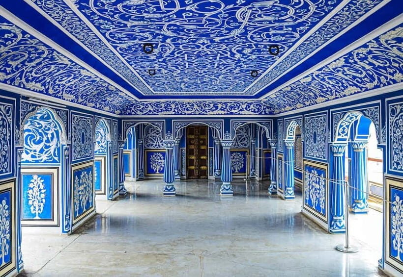 Jaipur: City Palace Museum - Direct Official Ticket - Pritam Niwas Chowk: the palace gates and the deities theme