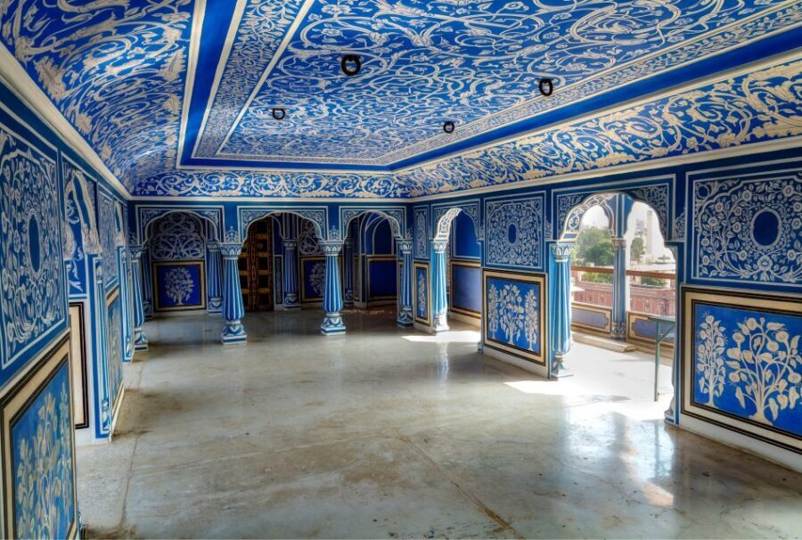 Jaipur City Tour: City Palace, Jantar, Hawa & Jal Mahal - City Palace: where Rajput royalty meets museum time