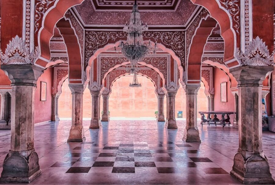 Jaipur City Tour: City Palace, Jantar, Hawa & Jal Mahal - Private guide experience: why the explanations matter