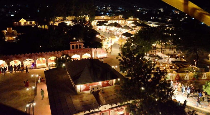 Jaipur: Cultural Evening Tour & Dinner at Chokhi Dhani - A Pink-City Pickup to the Chokhi Dhani Grounds