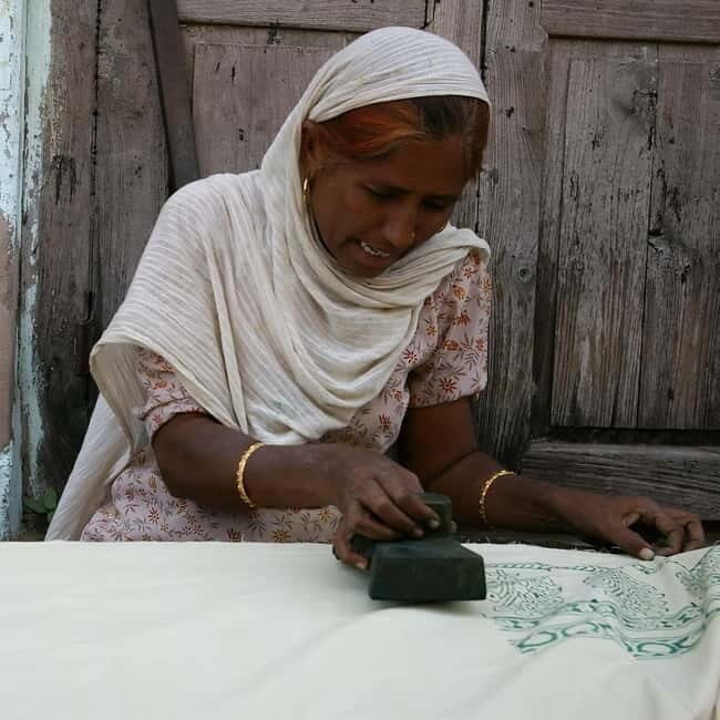 Jaipur: Cultural Tour with Artisan Craft Experiences - Traditional Rajasthani Lunch: Fuel That’s Part of the Culture