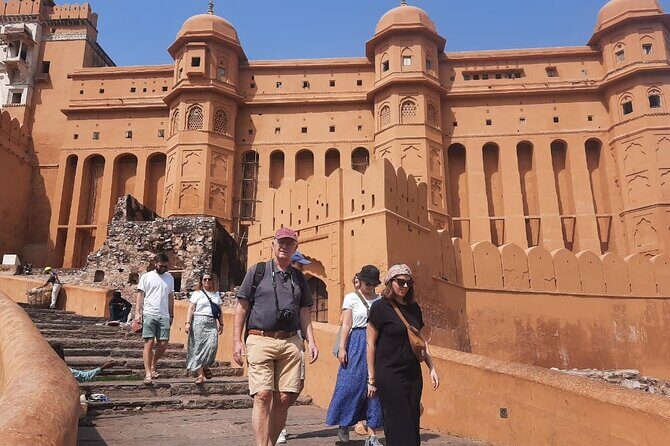 Jaipur Discovery with Guide and driver - Start at City Palace: royal power in the middle of town