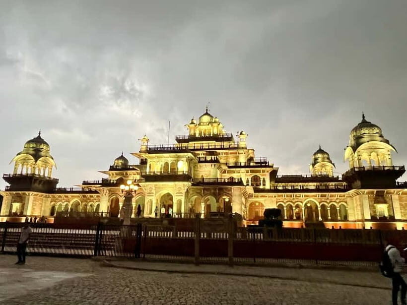 Jaipur: Evening City Tour In Open Jeep - Who this Jaipur evening open-jeep tour is for