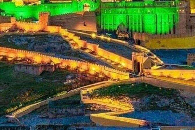 Jaipur: Evening City Tour In Open Jeep - Open Jeep at dusk: what the evening format changes