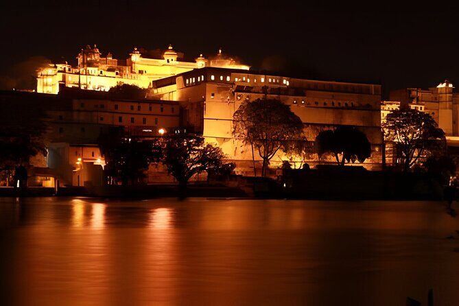 Jaipur: Evening City Tour In Open Jeep - Jal Mahal by evening: pretty in motion, best when you treat it as a viewpoint