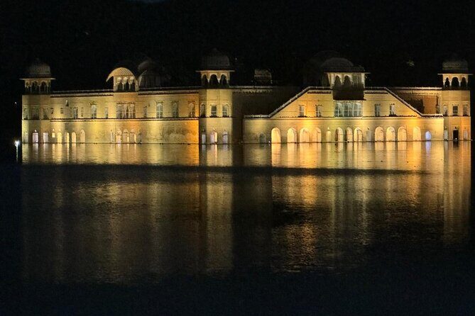 Jaipur: Evening City Tour In Open Jeep - Amber Fort Light and Sound: the reason many people plan their night here