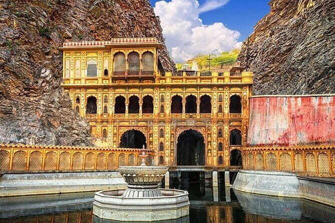 Jaipur Full Day Heritage of Pink City Tour By Tuk Tuk With Chai - Royal Gaitor Tumbas and the marble story of Jaipur’s rulers