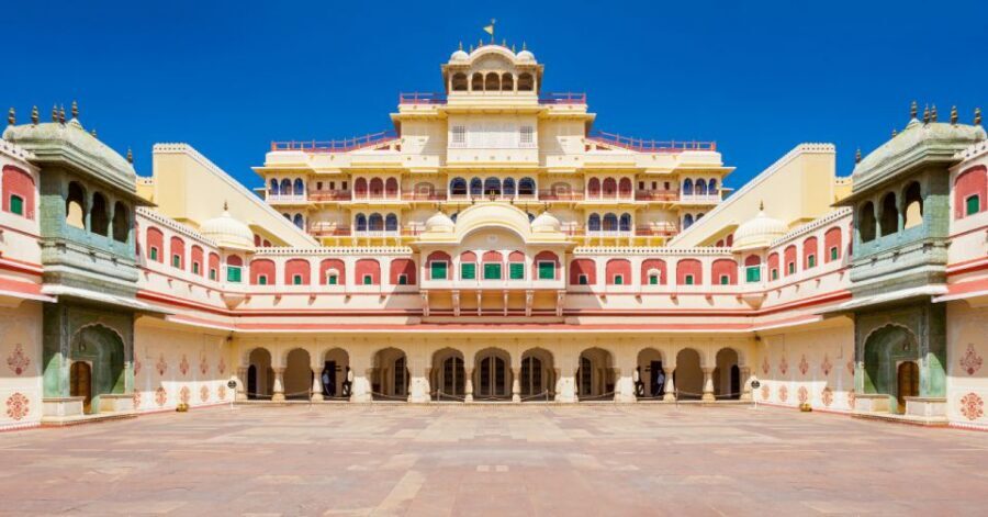 Jaipur: Full-Day Private City Tour by Car with Guide - Language options and making questions actually work