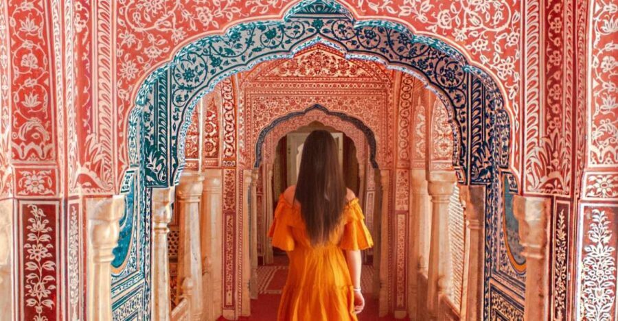 Jaipur: Full-Day Private City Tour by Car with Guide - City Palace: courtyards, royal rooms, and a museum you can pace