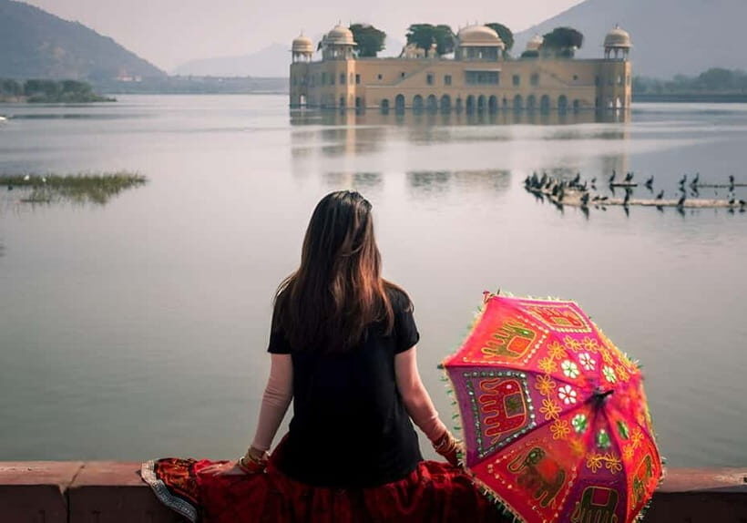 Jaipur: Full-Day Sightseeing Tour with Guide and Lunch - Hawa Mahal: lacework windows and a big royal clue