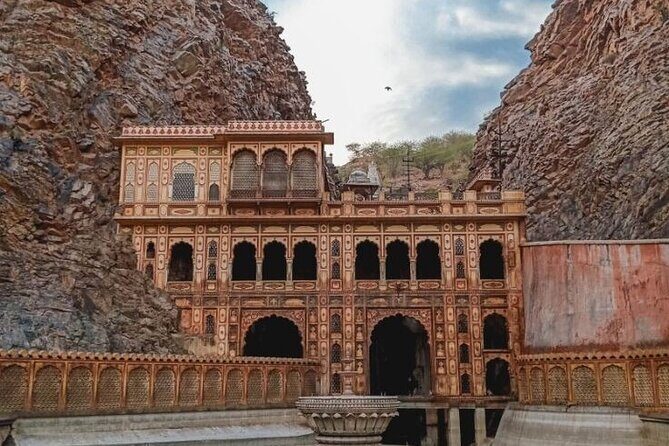 Jaipur Full Day Tour By Car And Guide With Hotel Pickup - City Palace: your longest monument stop