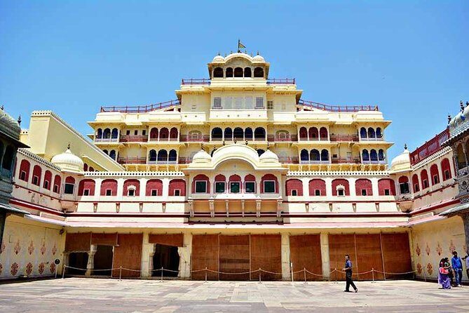 Jaipur Full-Day Tour by Car with Govt Guide - Panna Meena ka Kund Stepwell: A Stop That Feels Like a Secret, Even When It’s Not