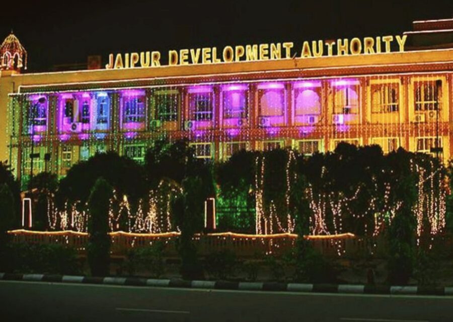 Jaipur: Guided Evening Walking Tour with a Local - Statue Circle at Night: Decorative Lighting and Multi-Colored Fountains