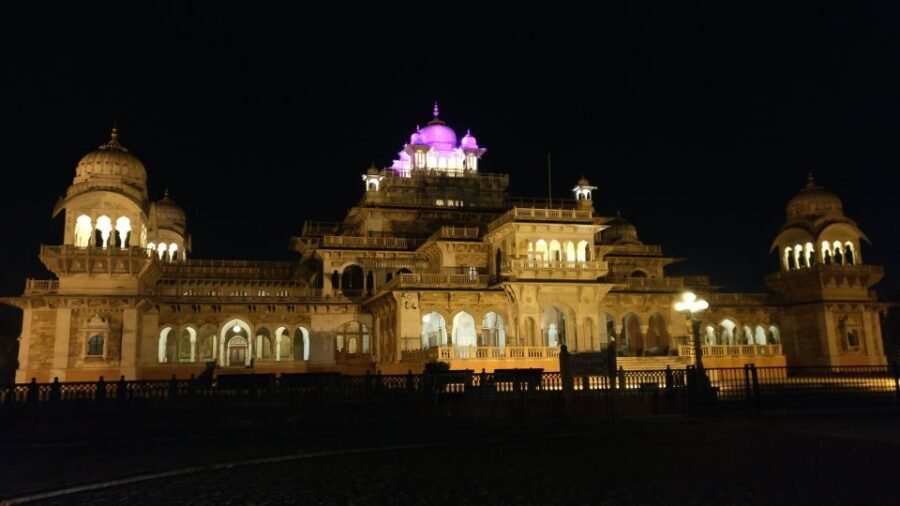 Jaipur: Guided Evening Walking Tour with a Local - Starting at Amar Jawan Jyoti: Memorial Flame and Assembly Views
