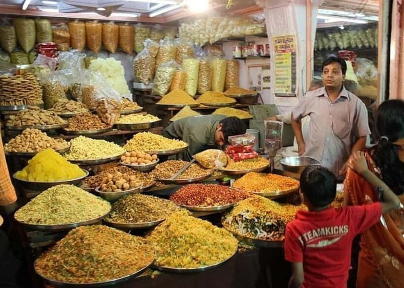 Jaipur: Guided History Walking Tour with Food Tasting - Key highlights you’ll actually feel on the walk