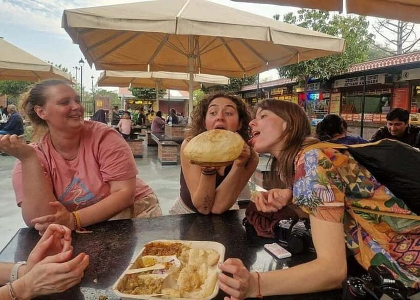 Jaipur: Guided History Walking Tour with Food Tasting - Price and value: what $13 buys you in Jaipur