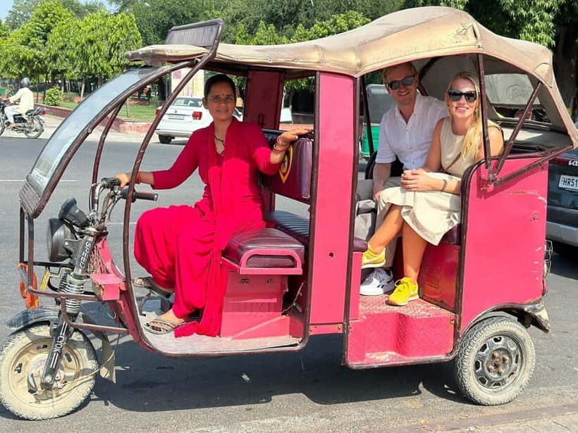 Jaipur Half-Day City Tour By E-Rickshaw with Female Driver - Hawa Mahal in 30 minutes: classic façade, quick framing tips
