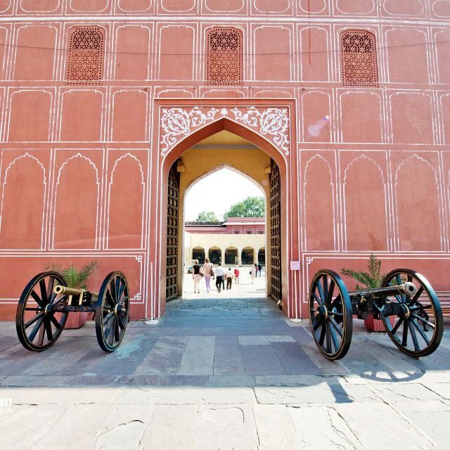 Jaipur: Half-Day Guided Sightseeing Tour with Flower Market - Gaitor Ki Chhatriyan: a solemn pause that adds meaning