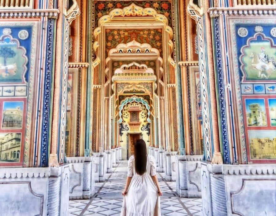 Jaipur: Half-Day or Full-Day Tour with Flower Market - Amber Fort and Panna Meena Stepwell: the hilltop focus