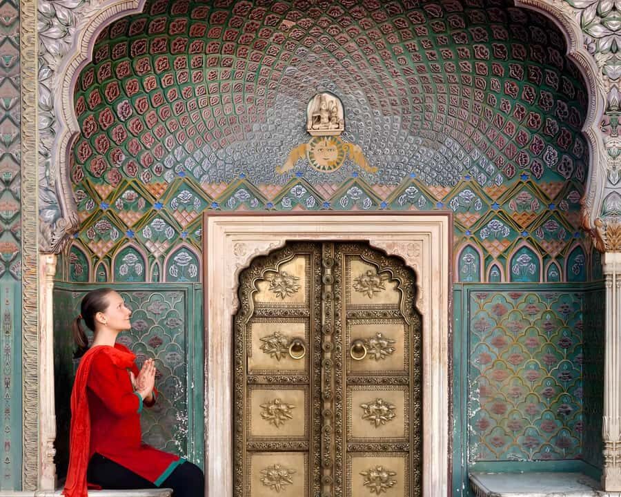 Jaipur: Half-Day or Full-Day Tour with Flower Market - Royal Gator Tumba: history you feel in the quiet stops