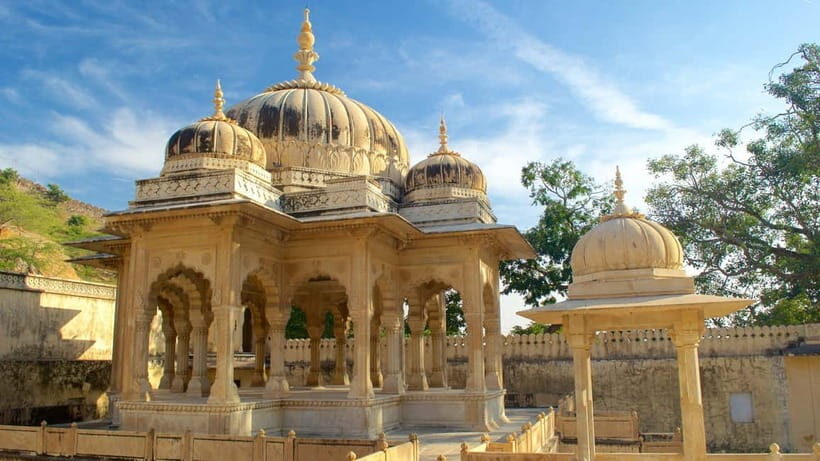 Jaipur Half Day Tour By Tuk Tuk With Local Chaiwala - Amer Fort: courtyards, Sheesh Mahal, and lake views