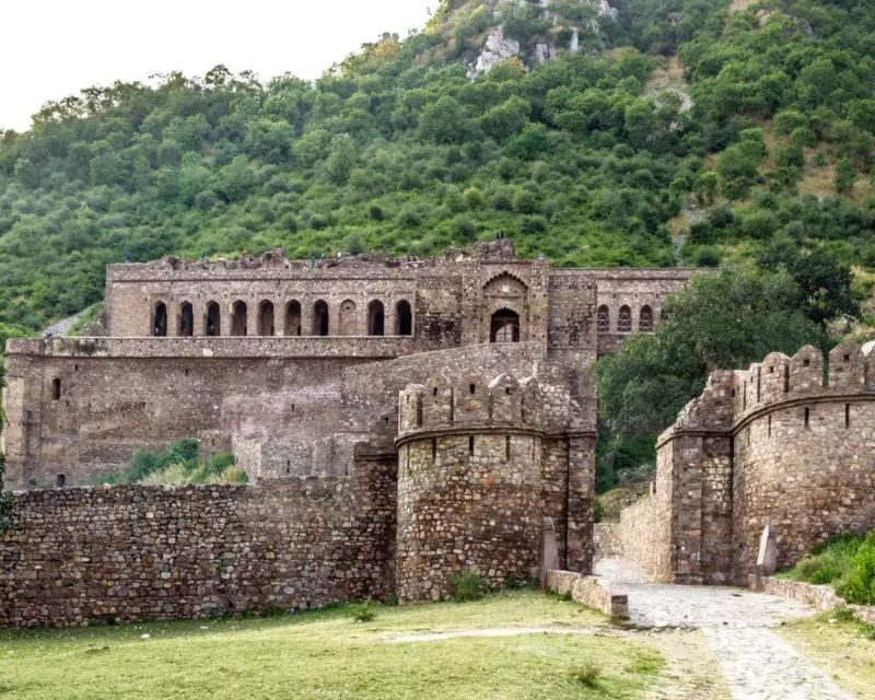 Jaipur: Haunted Bhangarh Fort and Abhaneri Stepwell Day Trip - How much time you really need at Bhangarh
