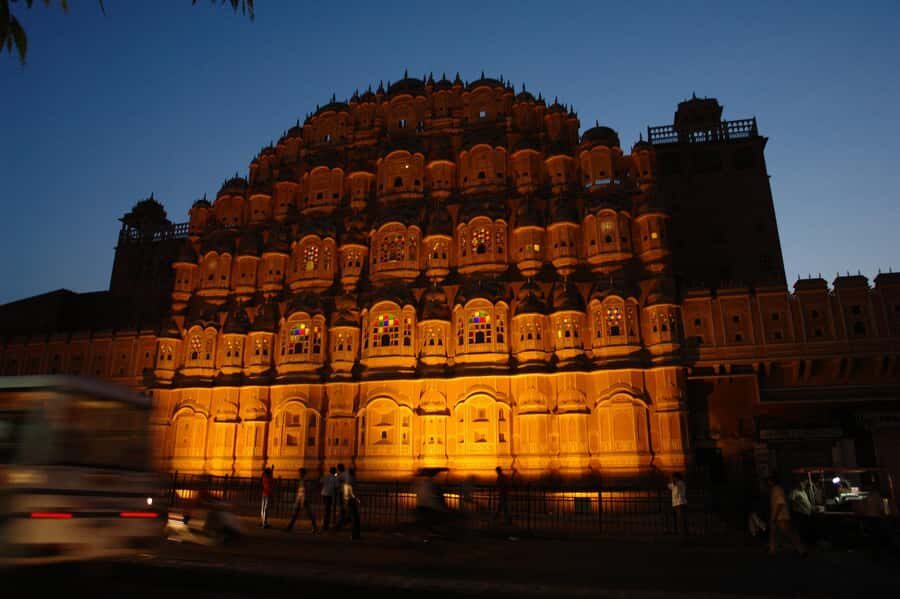 Jaipur: Heritage Evening Tour with Monkey Temple Sunset - Raj Mandir Cinema: The Night’s Final Big-Name Stop