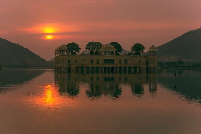 Jaipur Nahargarh Sunset and Night Lights Tour - Walking the Pink City after dark: where the real atmosphere lives