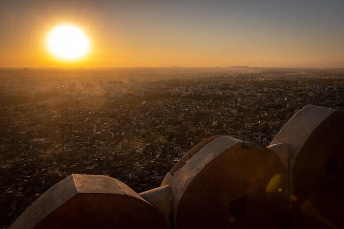 Jaipur Nahargarh Sunset and Night Lights Tour - Pickup and the driver: where the tour either clicks or drags