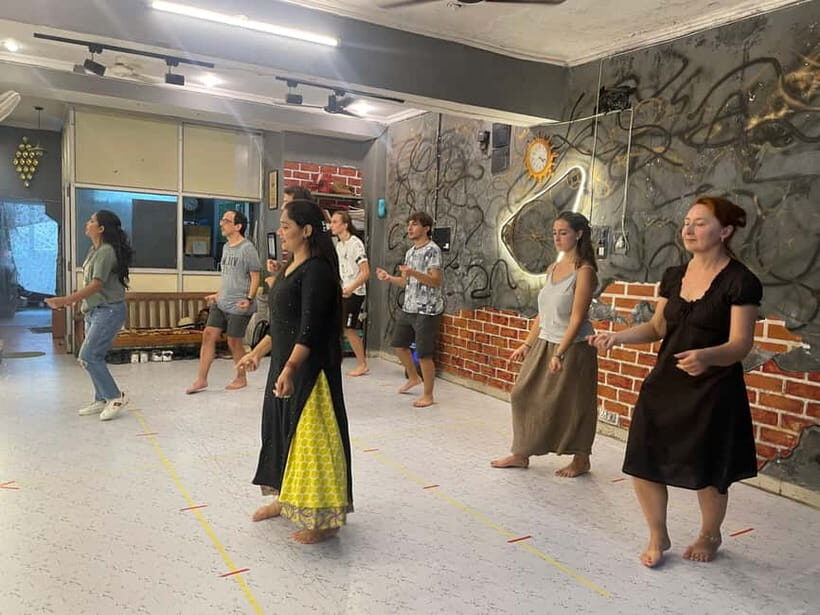 Jaipur: Namaste Bollywood l Dance like a Star - Understanding Bollywood Dance Moves, Not Just Copying Them