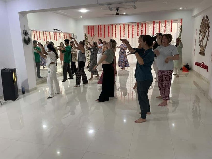 Jaipur: Namaste Bollywood l Dance like a Star - Who This Class Suits Best (And Who Should Skip It)