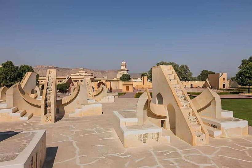 Jaipur: Night Open Jeep Safari with City Lights & Palaces - Albert Hall Museum and Optional City Palace Costs