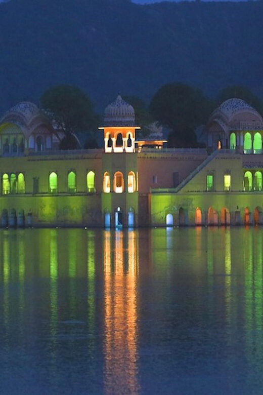 Jaipur: Night Tour of Amer & pink city by an open air jeep - Jal Mahal: see the Water Palace and keep your evening on schedule