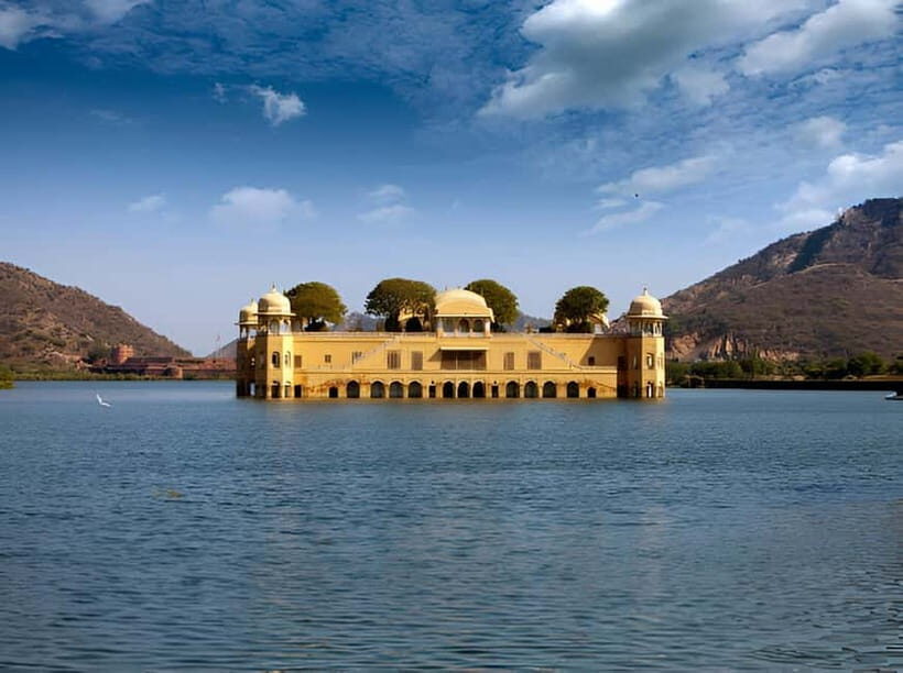 Jaipur: Personalized Full-Day City Tour by Car with Options - Hawa Mahal: 953 windows and quick, smart photo time