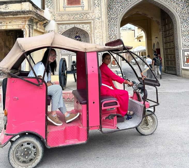 Jaipur Private City Tour with a Women-Driven E-Rickshaw Ride - Key highlights at a glance