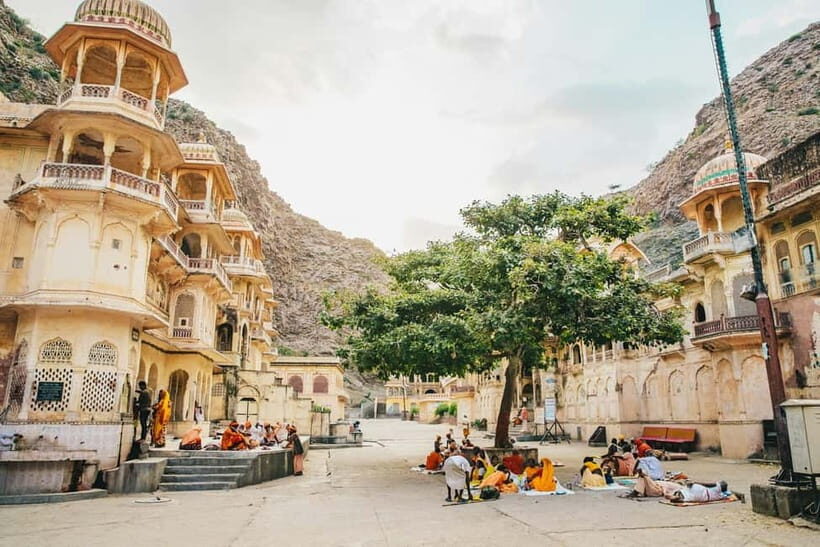 Jaipur: Private City Tour with Car, Guide, Tickets & Lunch - Key things that make this Jaipur tour worth your time