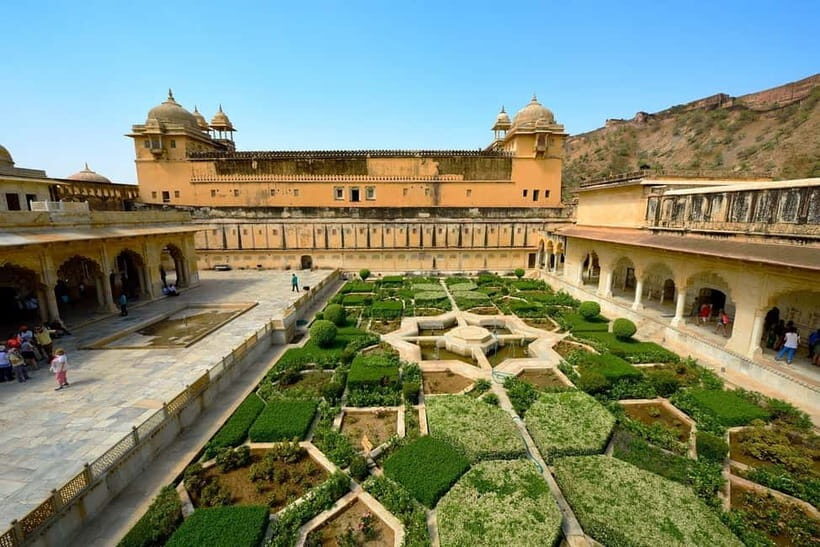 Jaipur: Private City Tour with Car, Guide, Tickets & Lunch - Jal Mahal stop: a short look with a strong payoff