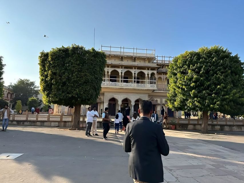 Jaipur Private City Tour with Hotel Pick-Up & Drop 4 - 8 Hrs - Hawa Mahal: a quick stop that still earns your attention