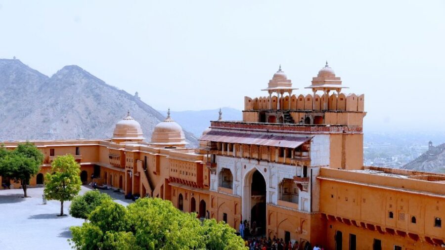 Jaipur: Private Full Day City Sightseeing Tour with Guide - Jal Mahal and Gaitor Ki Chhatriyan: Icon Photos with a Human Pace