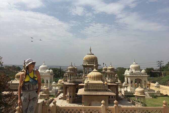 Jaipur Private Full-Day Sightseeing Tour with Optional Guide - Amer Palace and Fort: red sandstone, strong views, and a quick deep breath