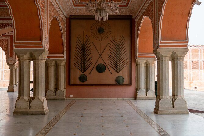 Jaipur Private Full Day Tour w/ AC Car & Guide (Eng, Esp, Fr, It) - Hawa Mahal: quick facade views with royal context