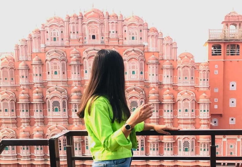 Jaipur: Private Half-Day Instagram Tour with Guide - Hawa Mahal and the flower market: start with iconic shapes